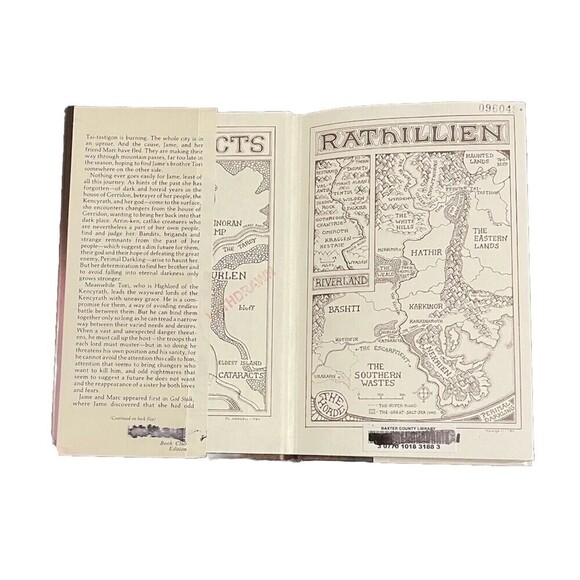 Dark of the Moon by Hodgell, P. C. Hardback Ex-library Book Fantasy Magic - Picture 4 of 5